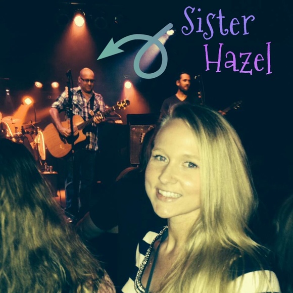 Meet your Posher, Alexis - Picture 6 of 6